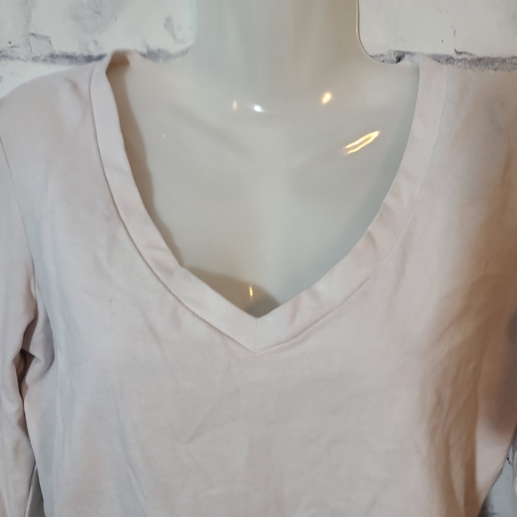 Basic White Long Sleeve V-neck Shirt Med - Picture 3 of 4
